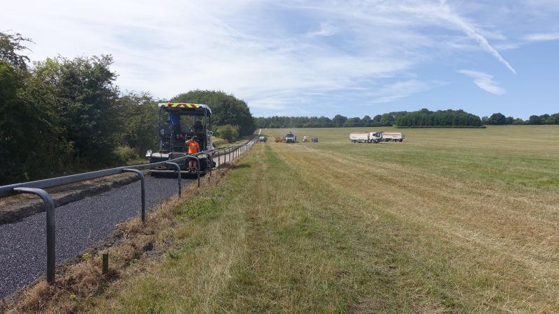 Tarmac going down on the gallop