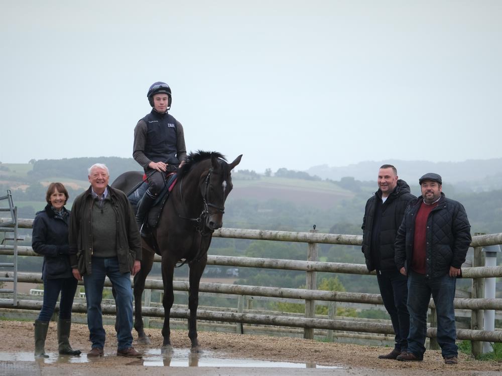 Fran, David, Darren and Ian with their horse Vinndication