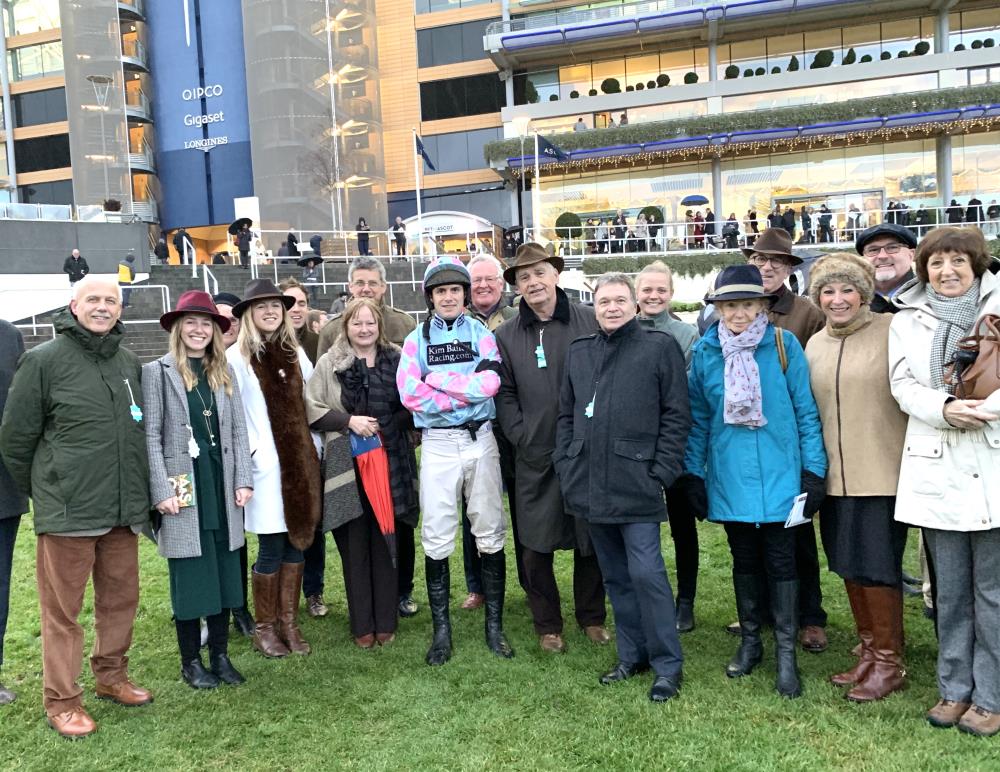 The happy team of owners who own Shantou Express.. 