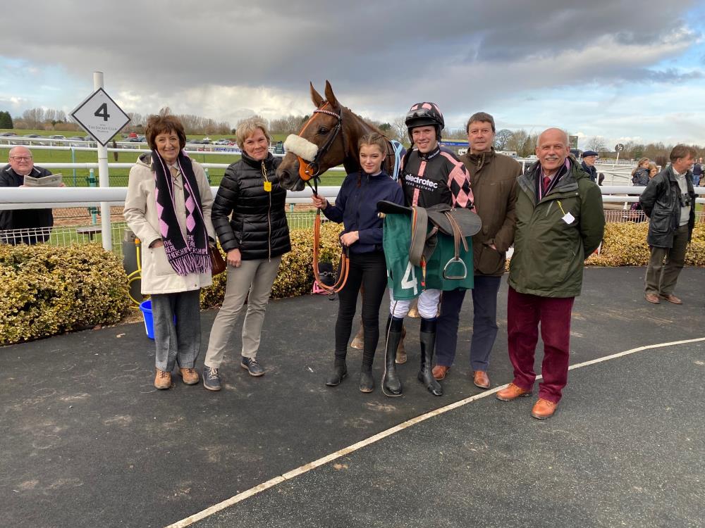 Miss Gemstone with her owners at Warwick yesterday