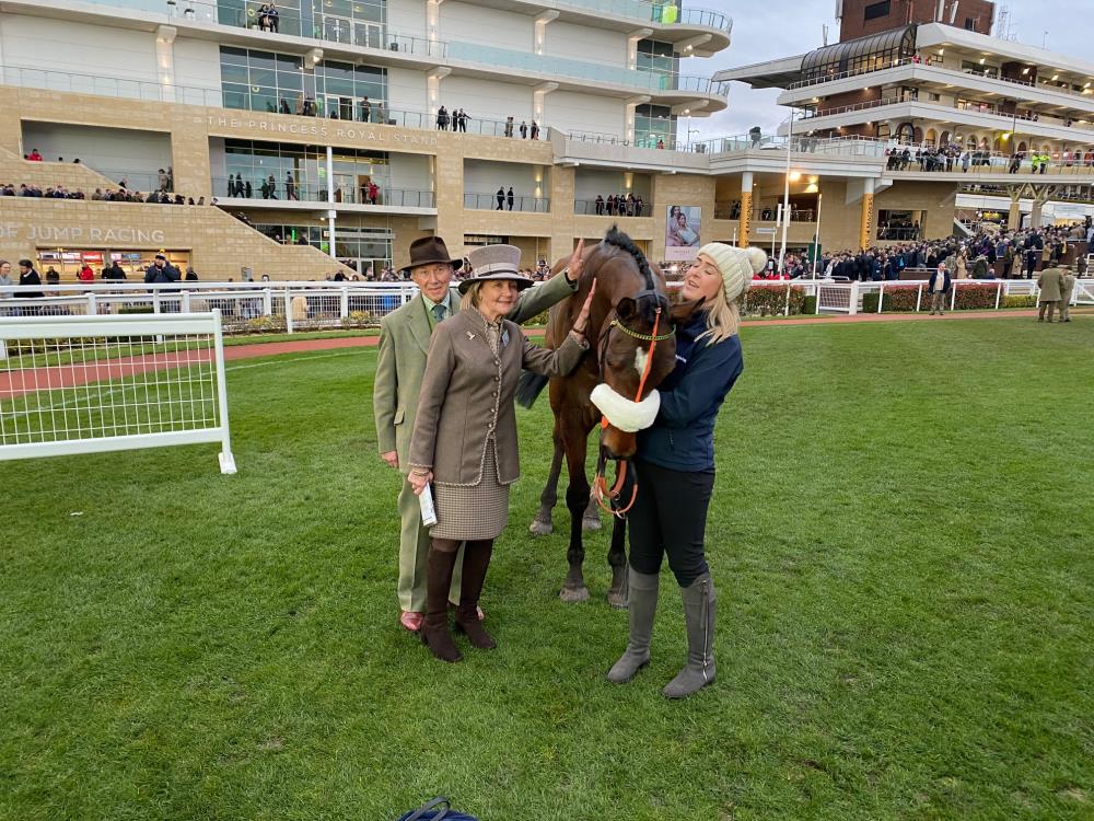 Michael and Mary Dulverton with their horse Newtide after his race