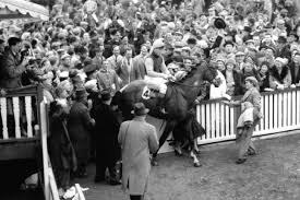 Returning the then famous winners enclosure