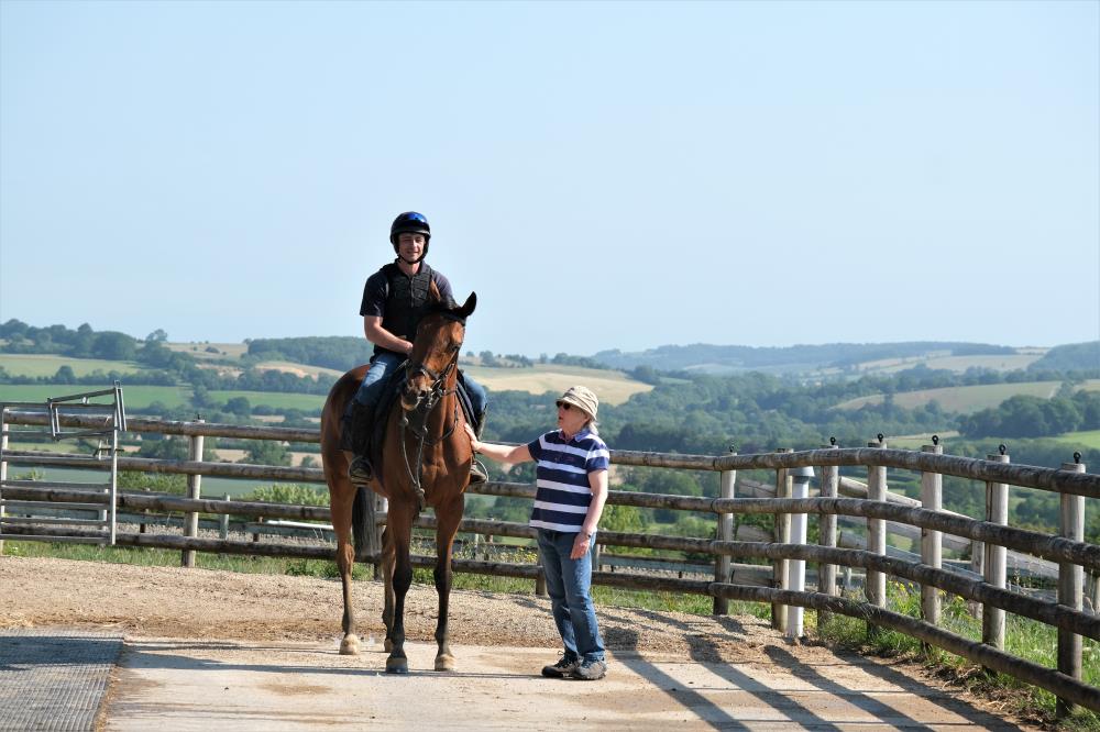 Elizabeth with her horse Mon Palois
