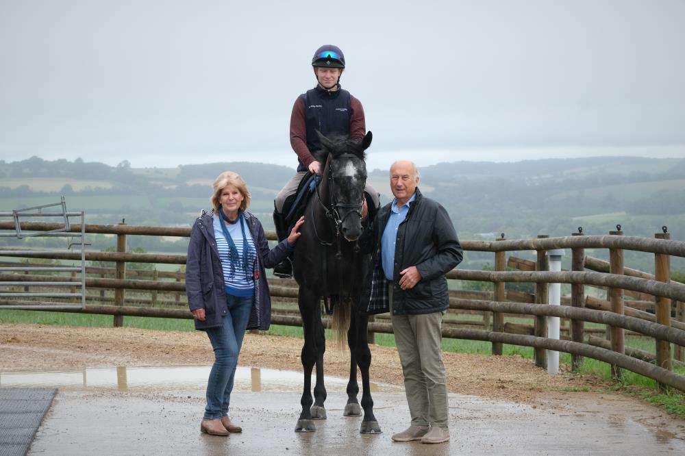 Gerda and Mike Hayes with their KBRP horse Galante de Romay