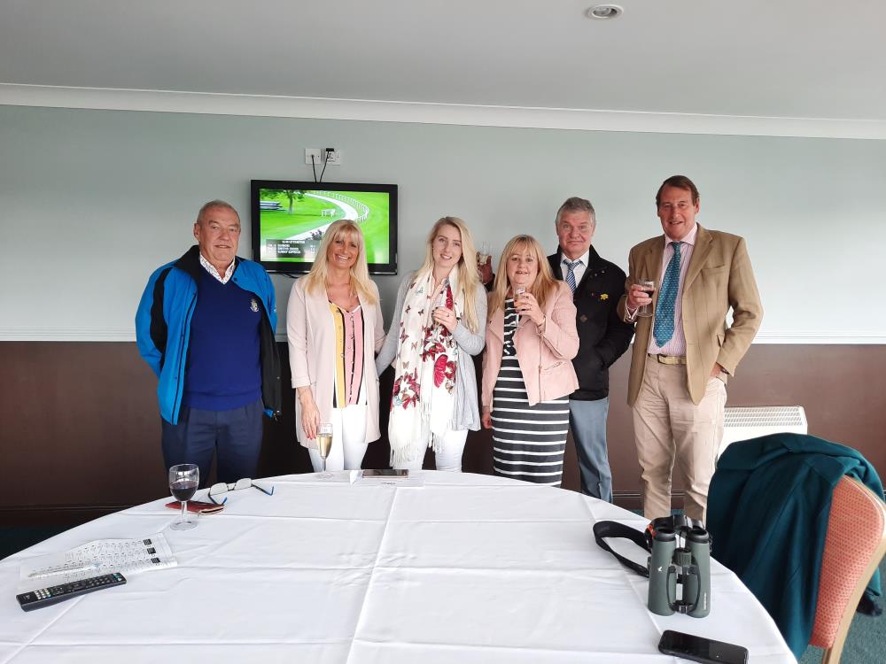 Alan James, Debbie and Christina Hanson, Sandy & Andy Page celebrating Shinobi's win in the owners winners room