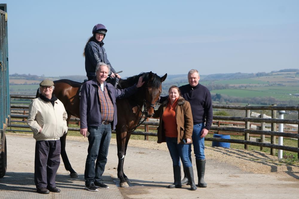 George, Philip, Mandy and John with their KBRS horse Hendra House