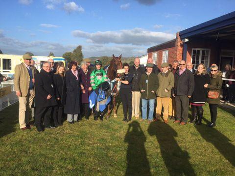 Ascotdeux Nellerie with his winning owners