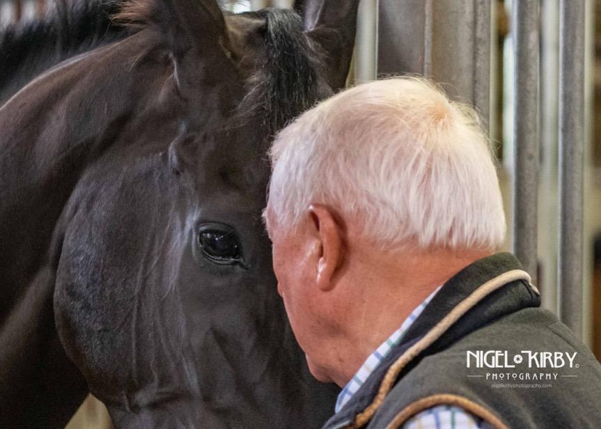 This photo of David Ratcliffe talking to his KBRS horse Voyburg at our owners open day when viral on social media..