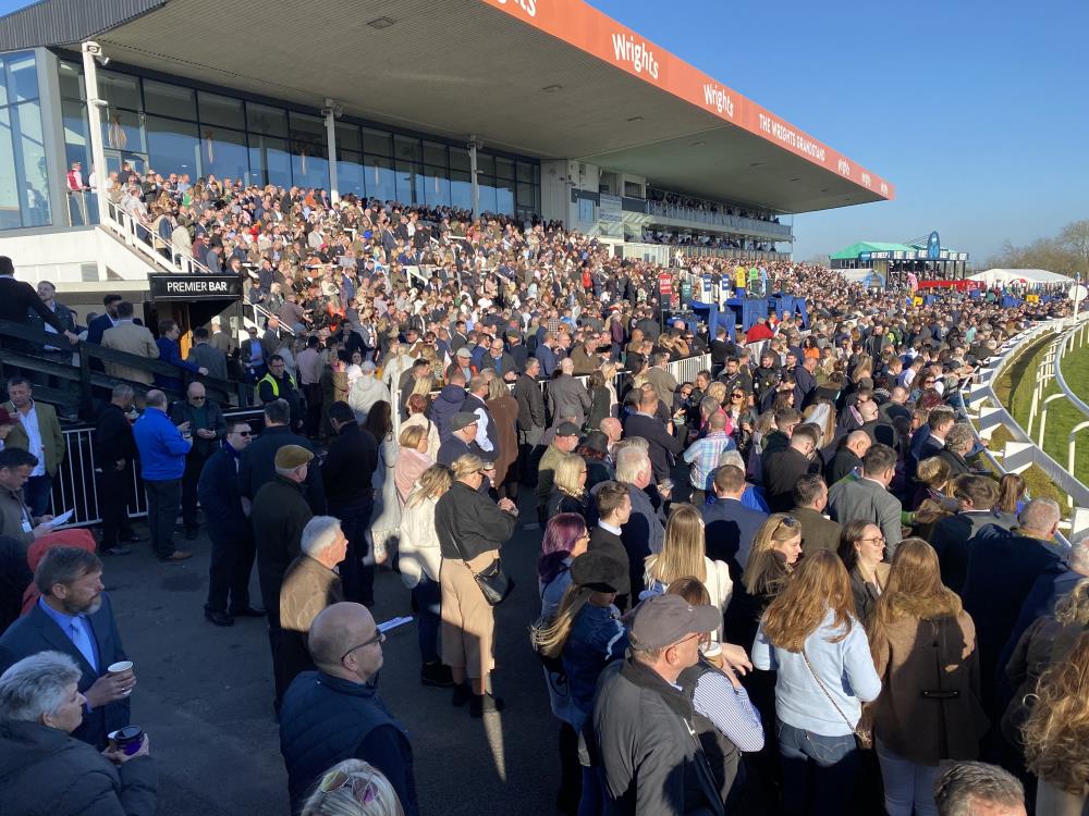 Big crowd at Uttoxeter