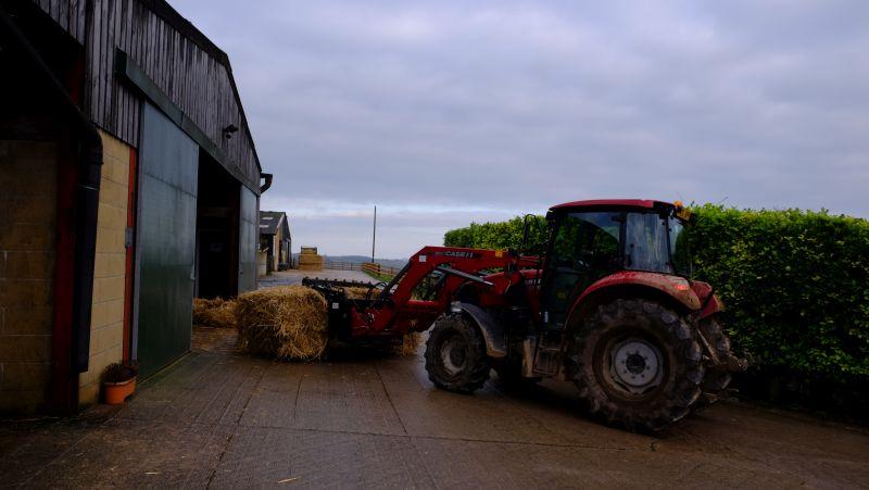 Higgs moving straw for bedding up