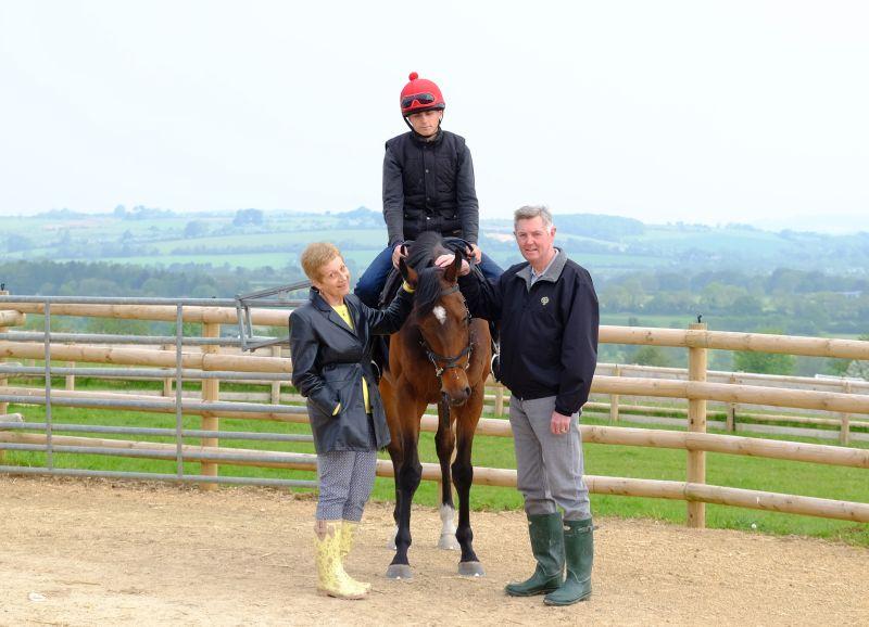 David and Carol Crompton with their horse Nam Hai.. we still have shares available in this horse who won at Nottingham last week,