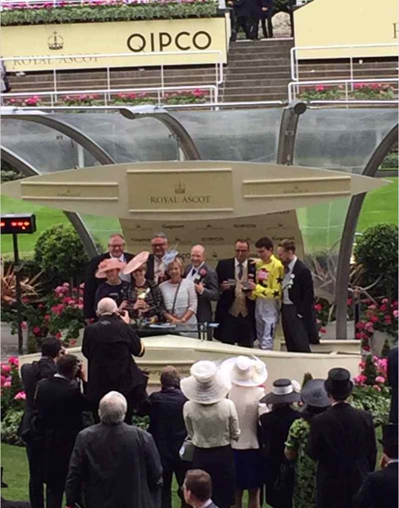 The Fields, Farrell, Mellor and Cognet team with their trophy after Primitivo winning the last