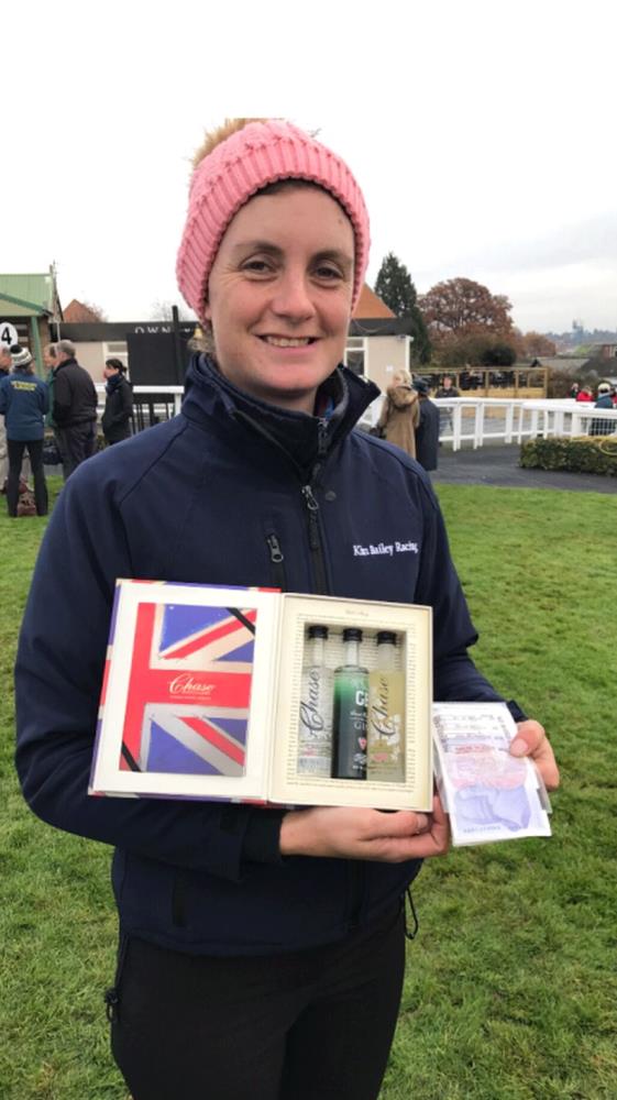 Leigh Pollard my travelling head girl with yet another best turned out prize.,Leigh  is contributing to this months blog on how racecourses look after stable staff.
